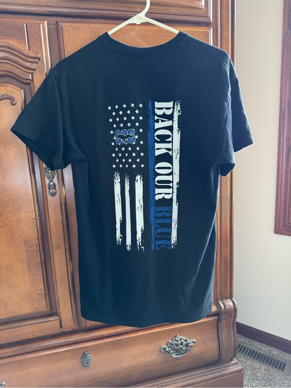 Like new Gildan Black 'Back Our Blue' Short Sleeve Graphic Tee Medium